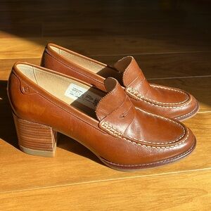 Sperry Seaport Penny Heel Leather Loafer - like new condition